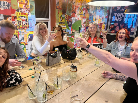 Common Bar & Kitchen