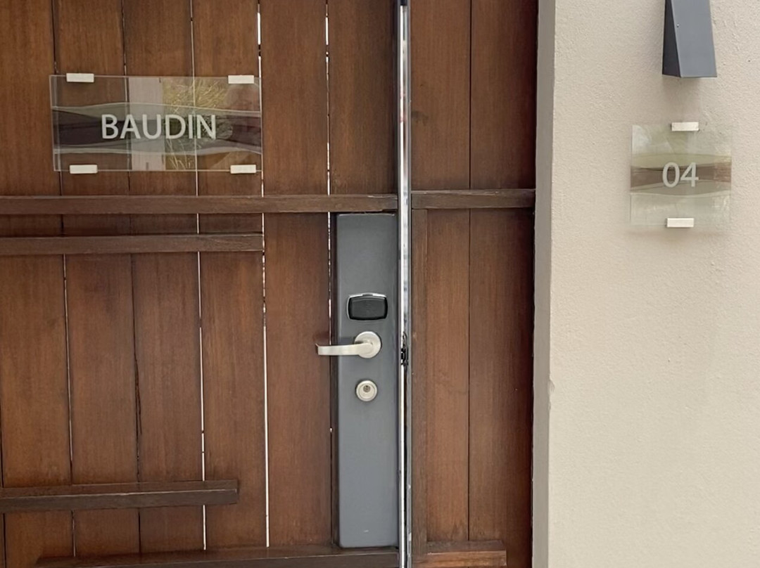 赛菲尔菲欣纳酒店主图