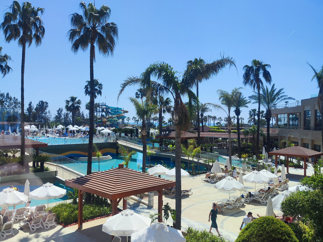 法美拉腊温泉度假酒店主图