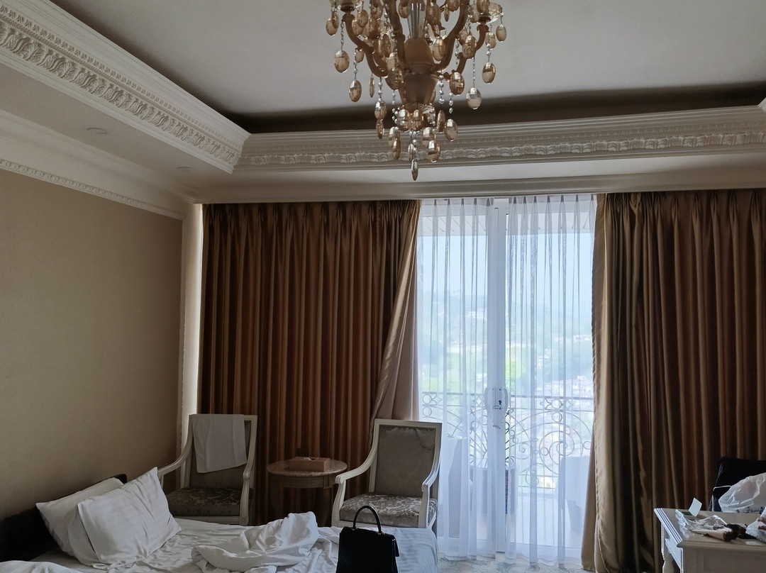 格兰德康提亚酒店主图