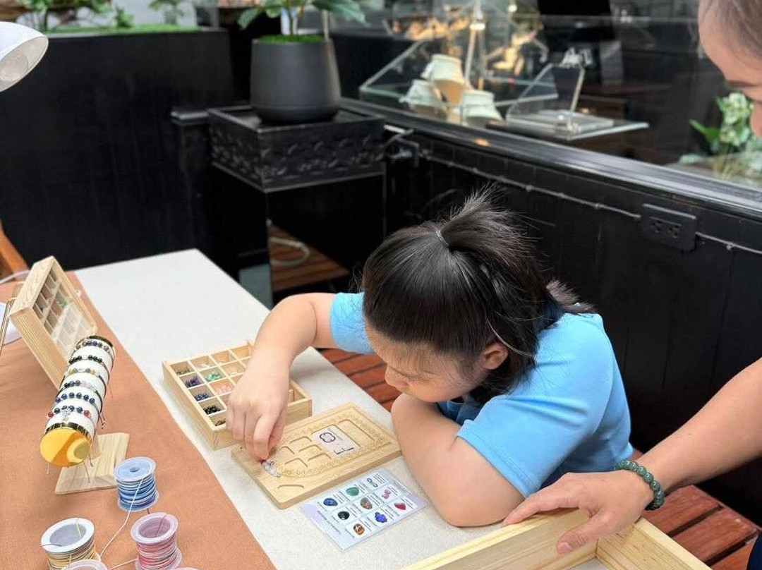 Gems Gallery Chiang Mai-山甘烹必去景点