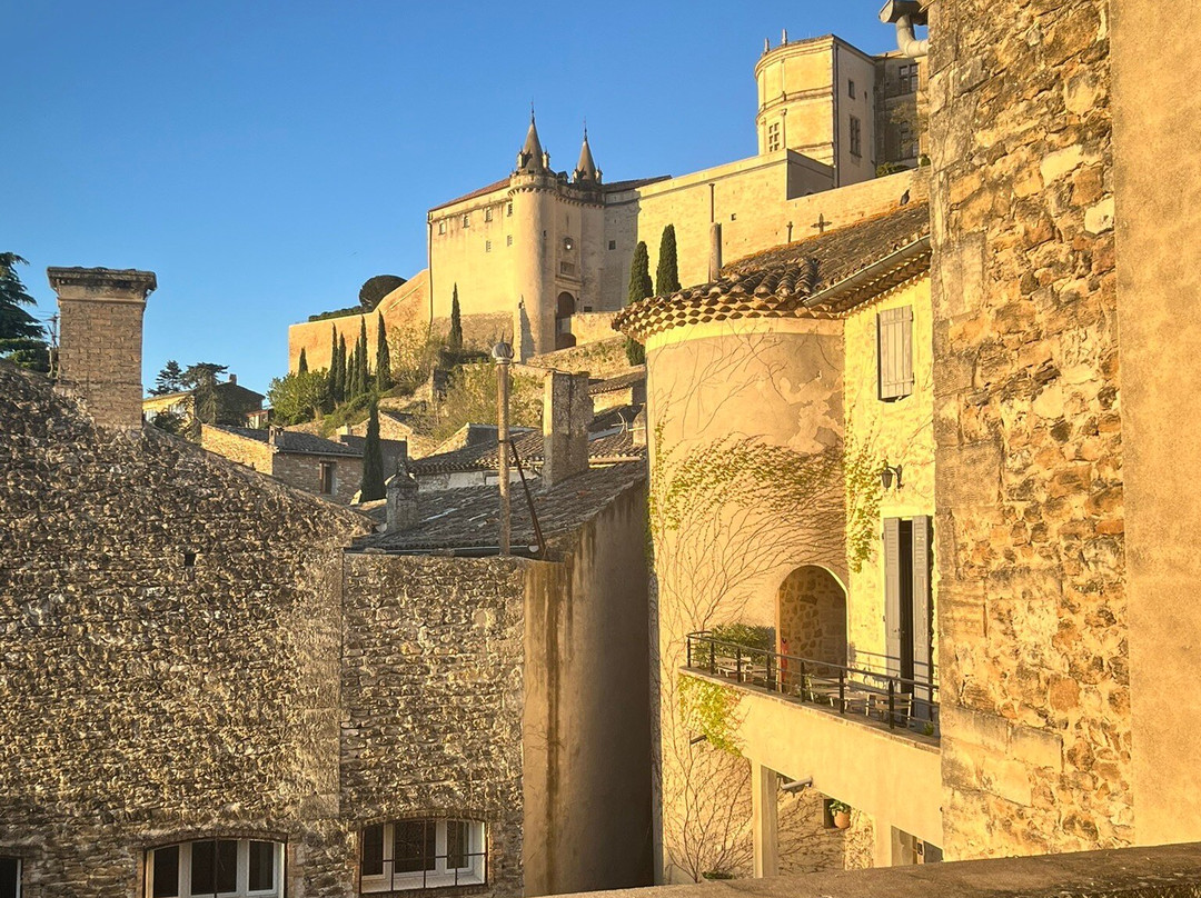 即刻塞维涅酒店主图