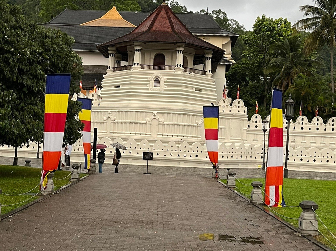 佛牙寺-康提必去景点