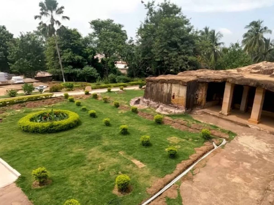 Khandagiri Caves-布巴内斯瓦尔必去景点