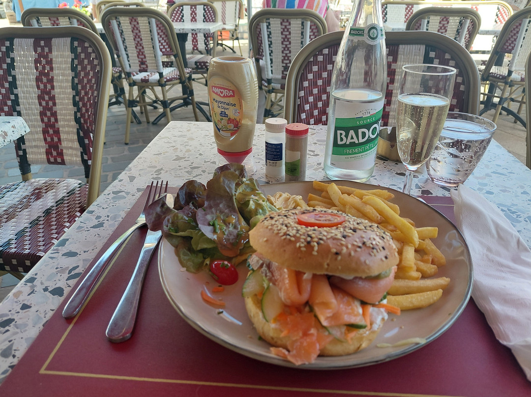 Café De La Tour Saint Antoine