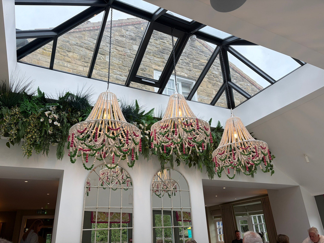 Dewars Restaurant And Rooms主图
