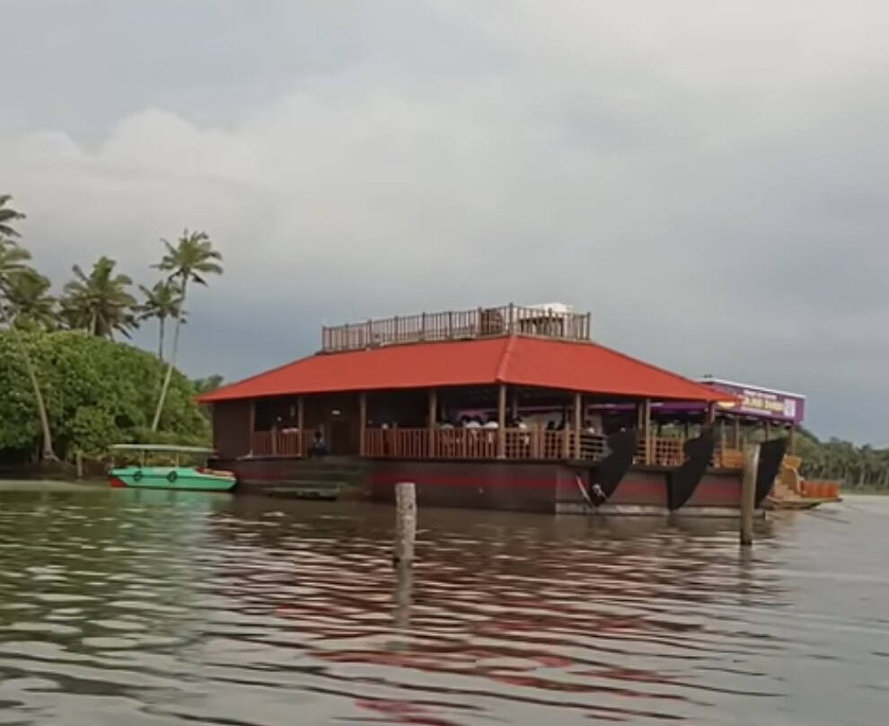 Poovar boating by Cruoo-Poovar必去景点