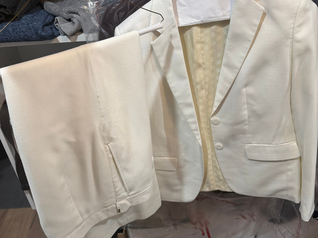 Anthony's Bespoke Tailor-卡伦必去景点