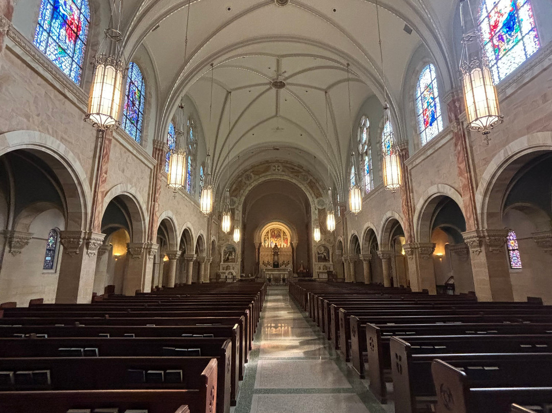 Basilica and National Shrine of Mary Help of Christians at Holy Hill-Hubertus必去景点