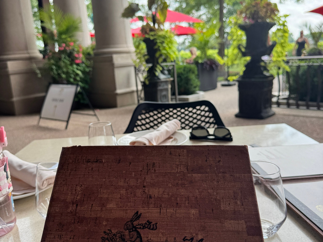 Two Sisters Vineyards-滨湖尼亚加拉必去景点