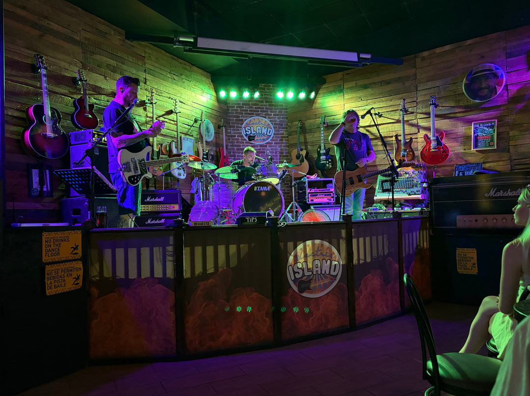 Electric Island Live Music Bar-提亚必去景点