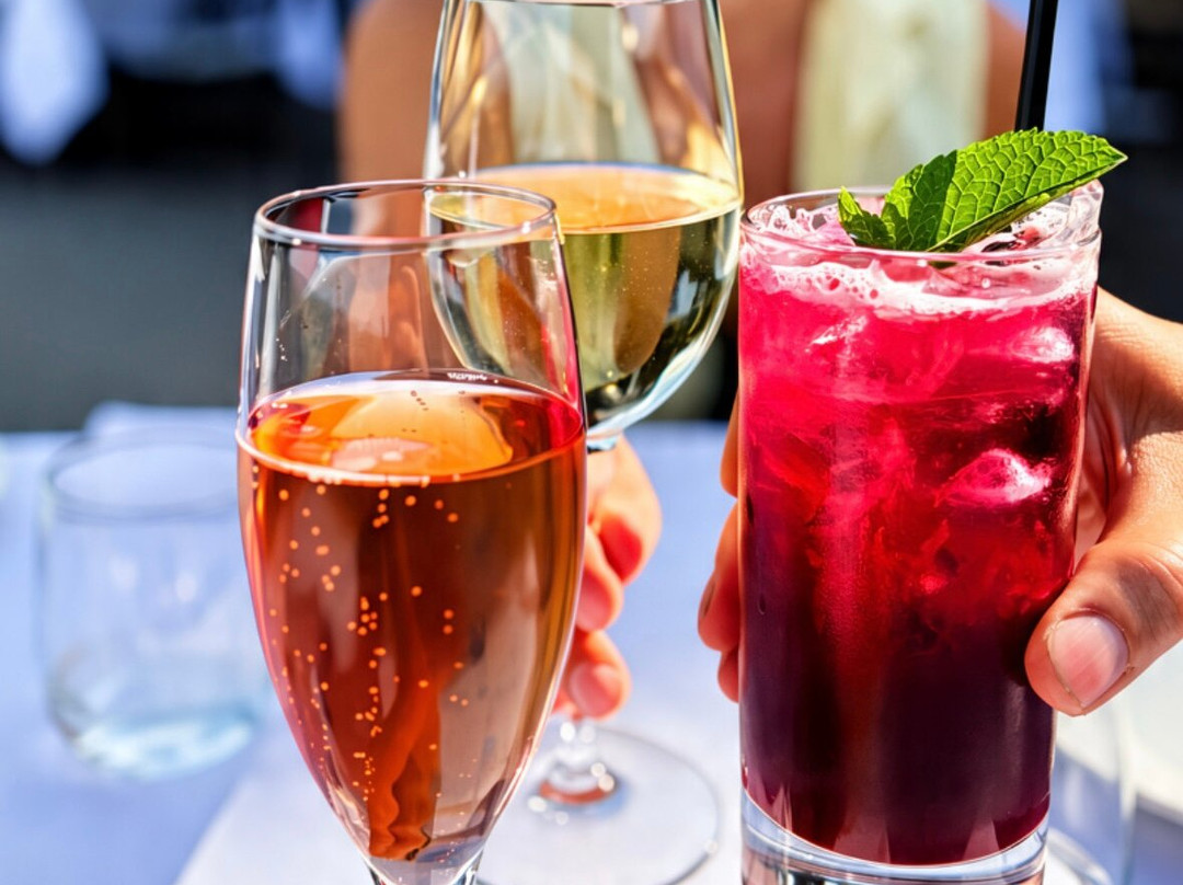 科莫尼罗城堡酒店主图