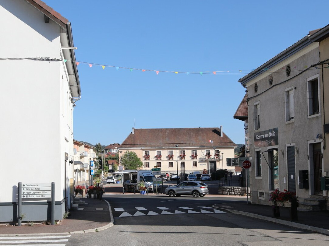 Bas relief: "Le Messager du Grandvaux"