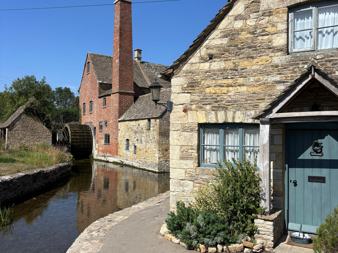 Lower Slaughter to Upper Slaughter walk-下斯劳特村必去景点
