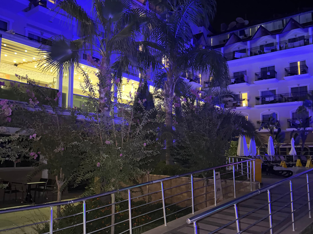大洋海滩度假酒店主图