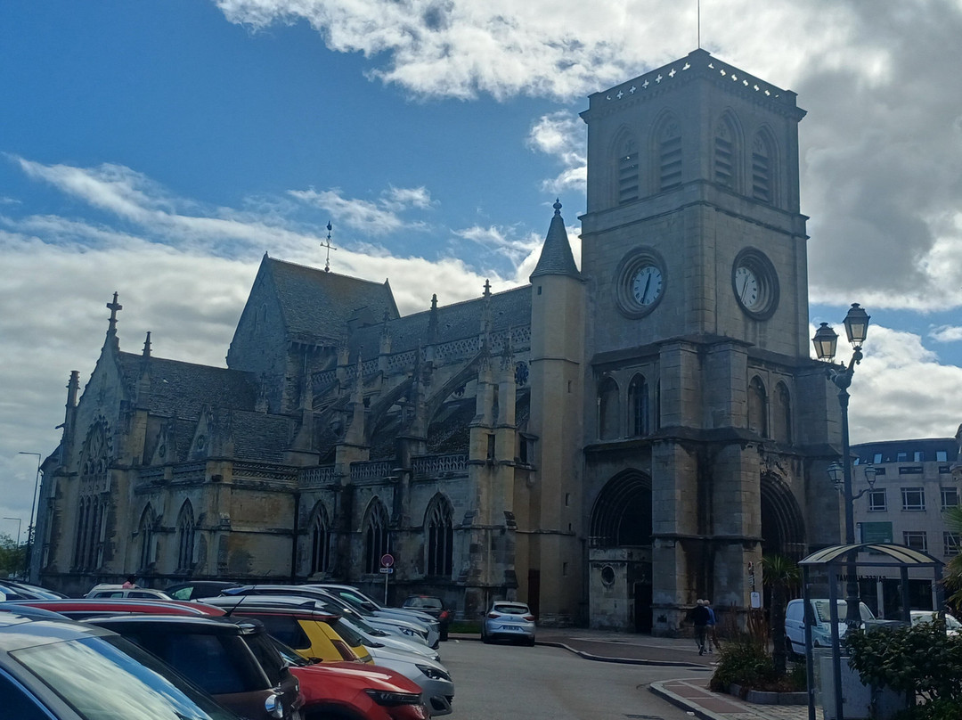 Basilique Sainte-Trinité-瑟堡-奥克特维尔必去景点