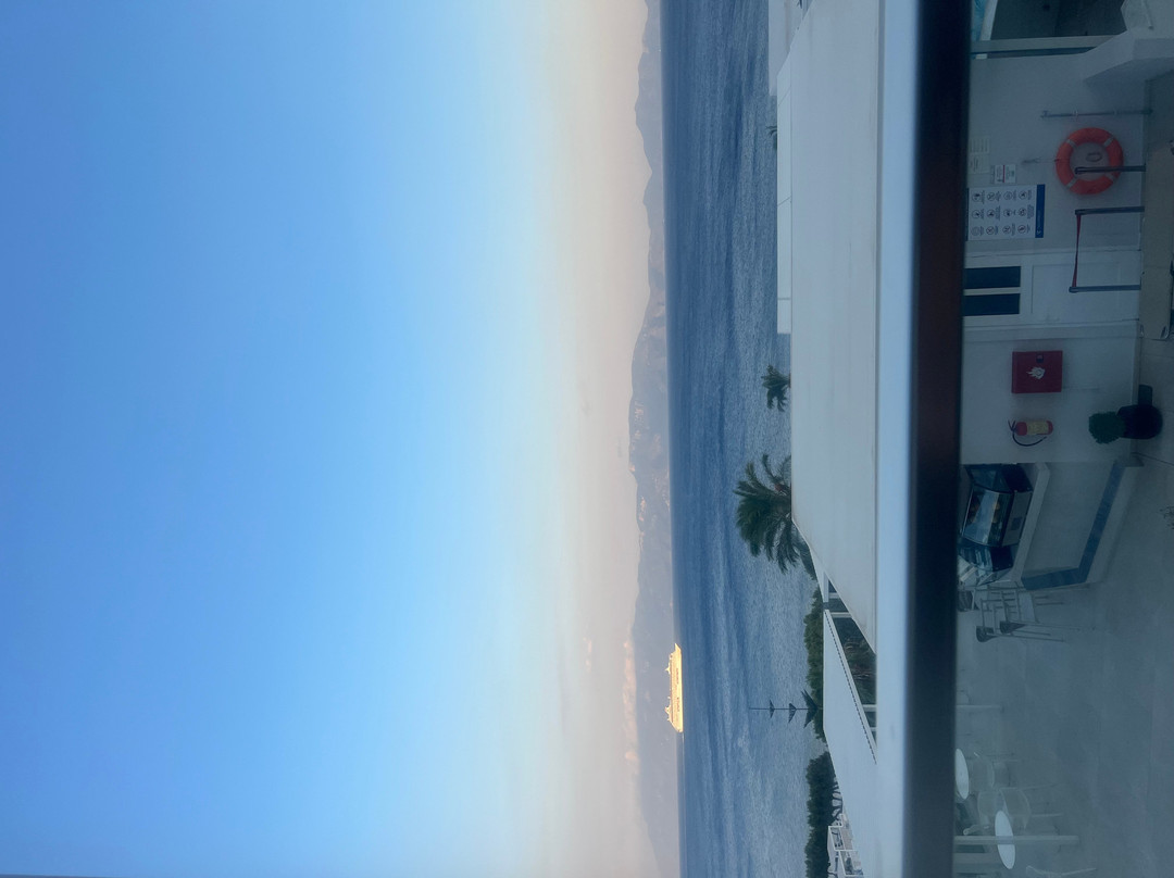 迪米特拉海滩套房酒店主图