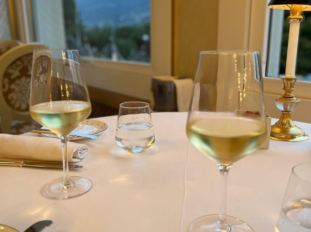 辉煌皇家酒店主图
