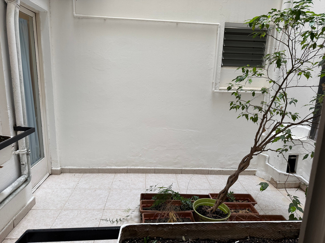 加雷翁酒店主图