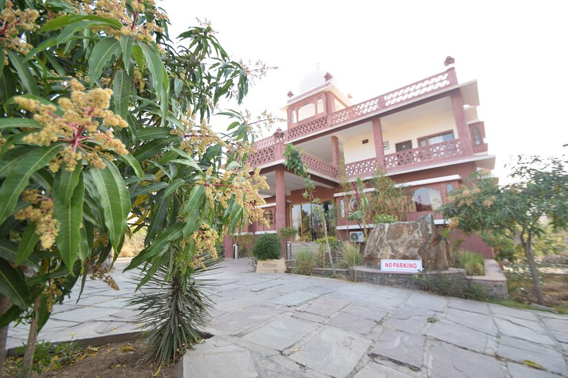 Kumbhalmer Resort