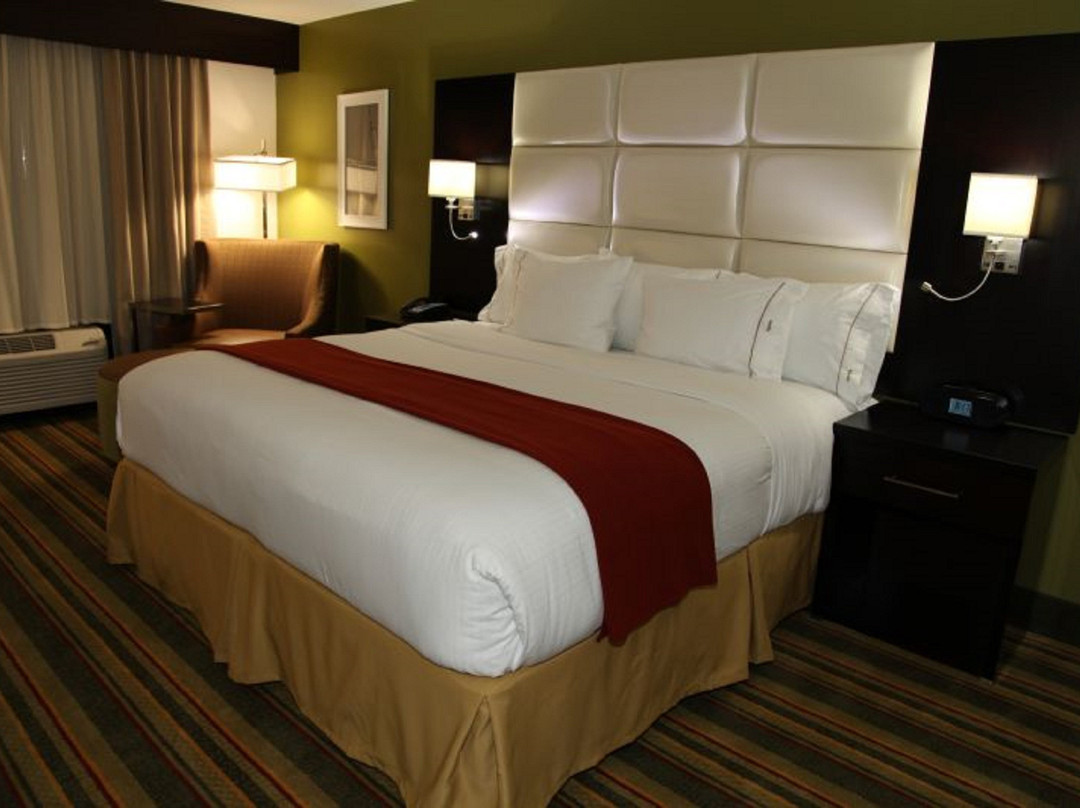 亨茨维尔机场智选假日主图