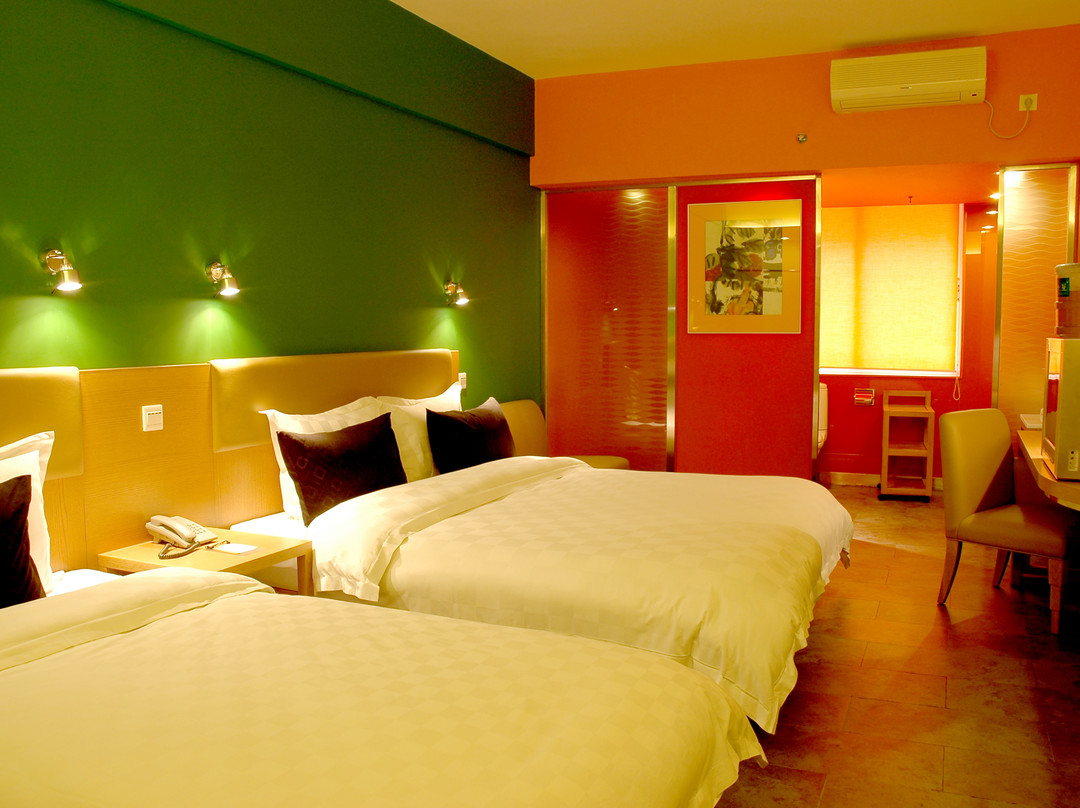 速8酒店（广州高铁北站花城路地铁站店)主图