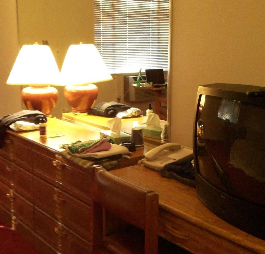 Tomac Motor Inn