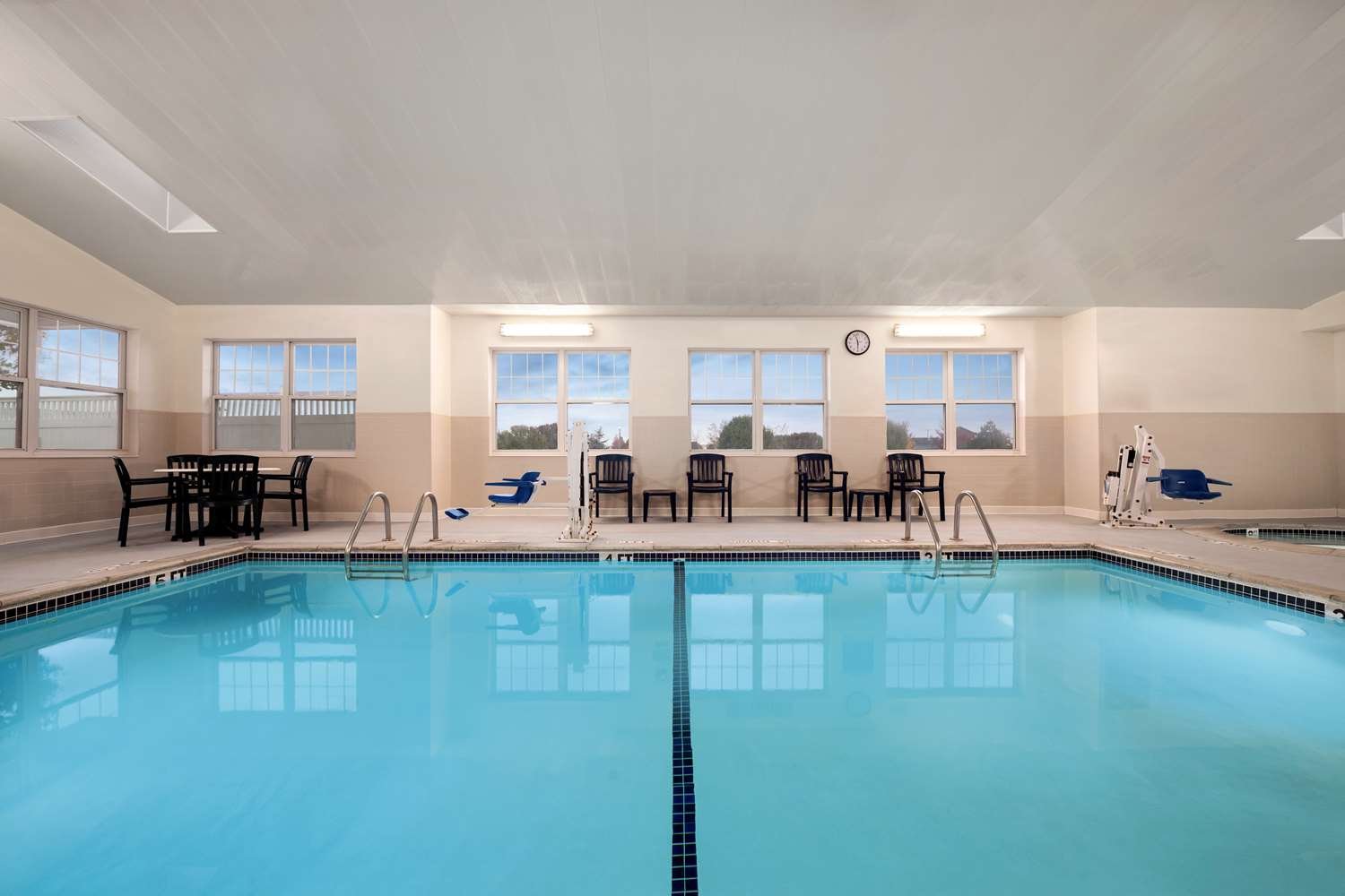 Country Inn & Suites by Radisson, Dundee, MI-官方