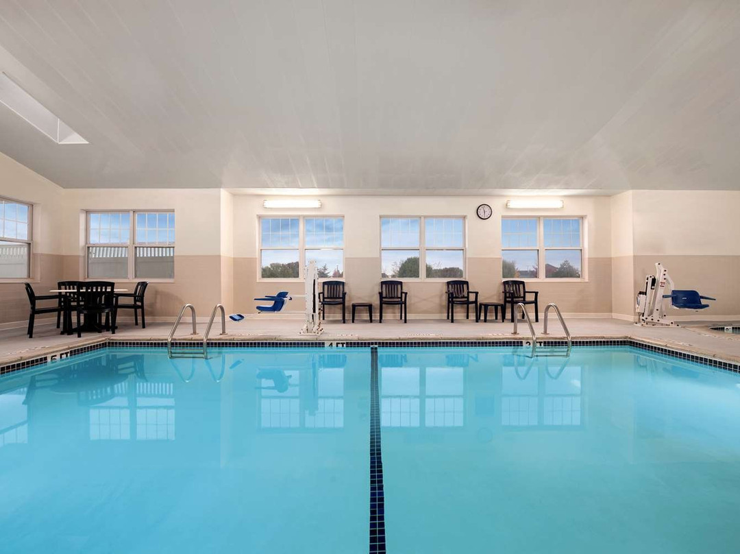 Country Inn & Suites by Radisson, Dundee, MI主图