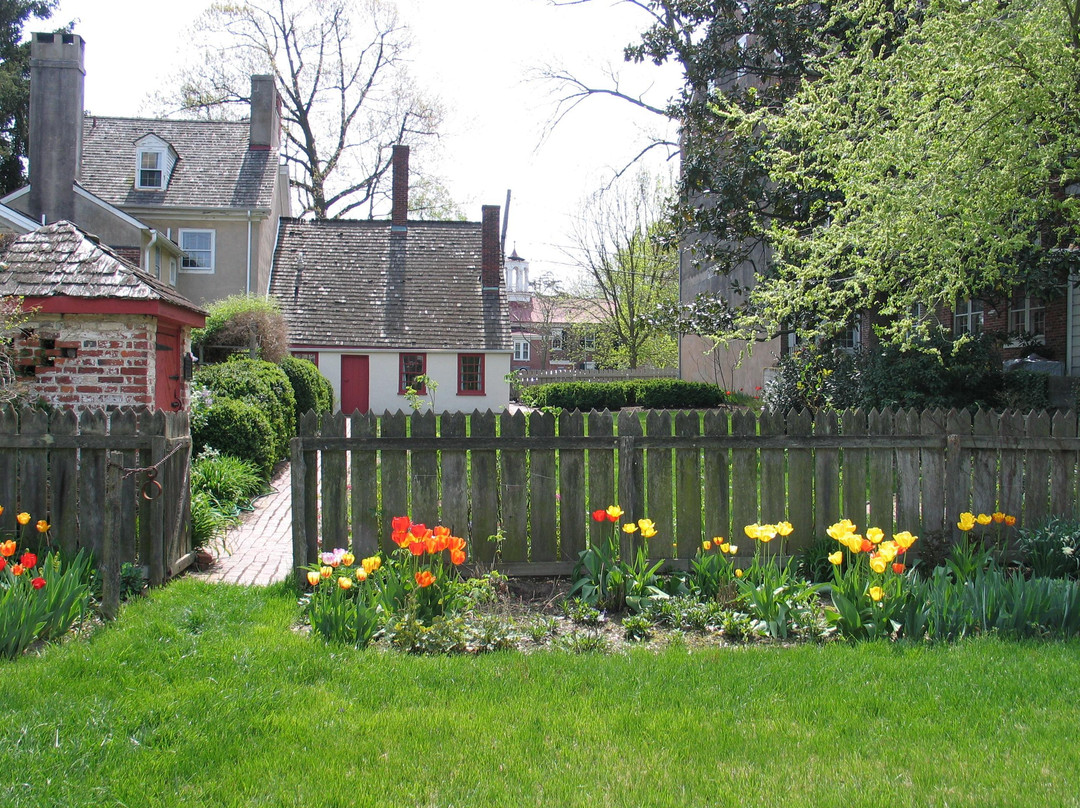 New Castle旅游景点-Dutch House Museum and Gardens