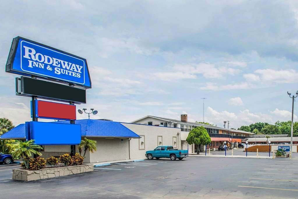 Rodeway Inn & Suites