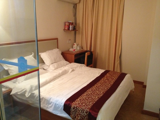 富华丽嘉酒店（福州上下杭达道地铁站店）主图