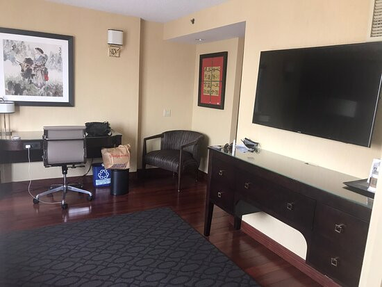 东拉瓜迪亚喜来登酒店主图