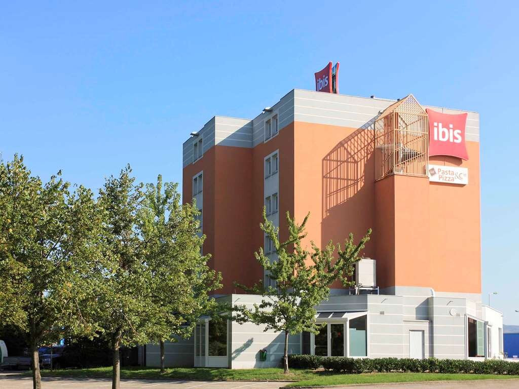Ibis Lyon Sud Chasse sur Rhone主图