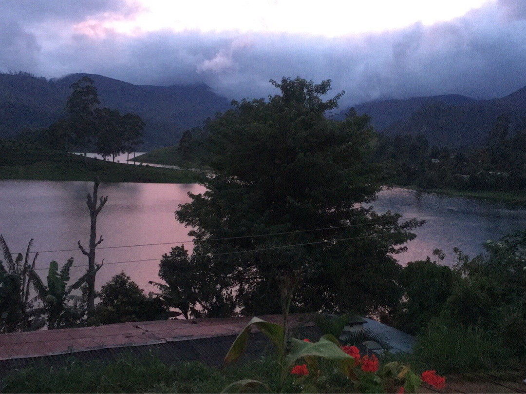 Butterfly Mountain Lake Side主图