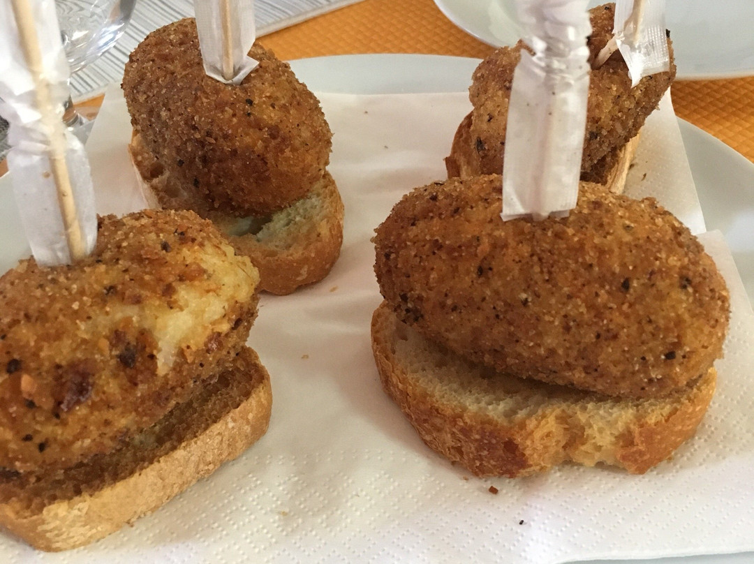 Os de Balaguer餐馆和美食-El Mirador Del Llac