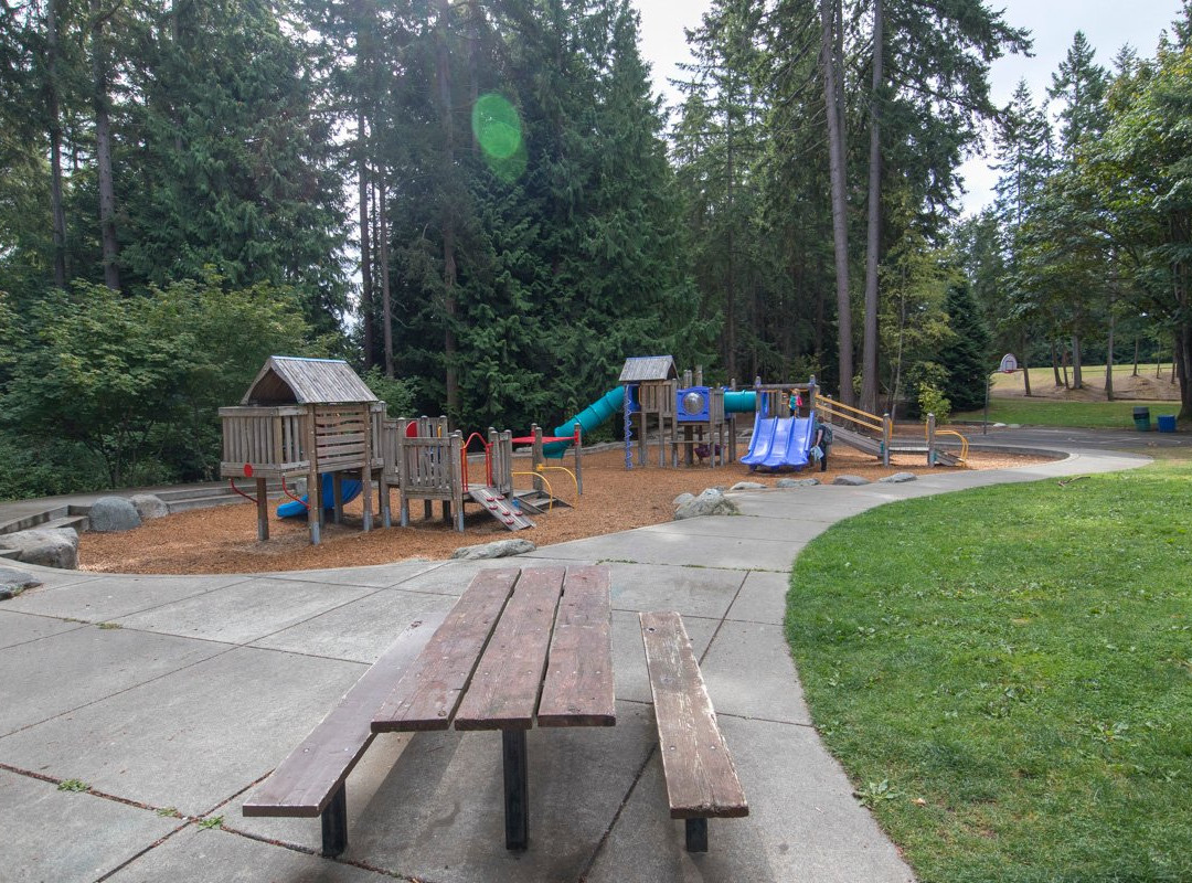 Meadowdale Neighborhood Park-林伍德必去景点