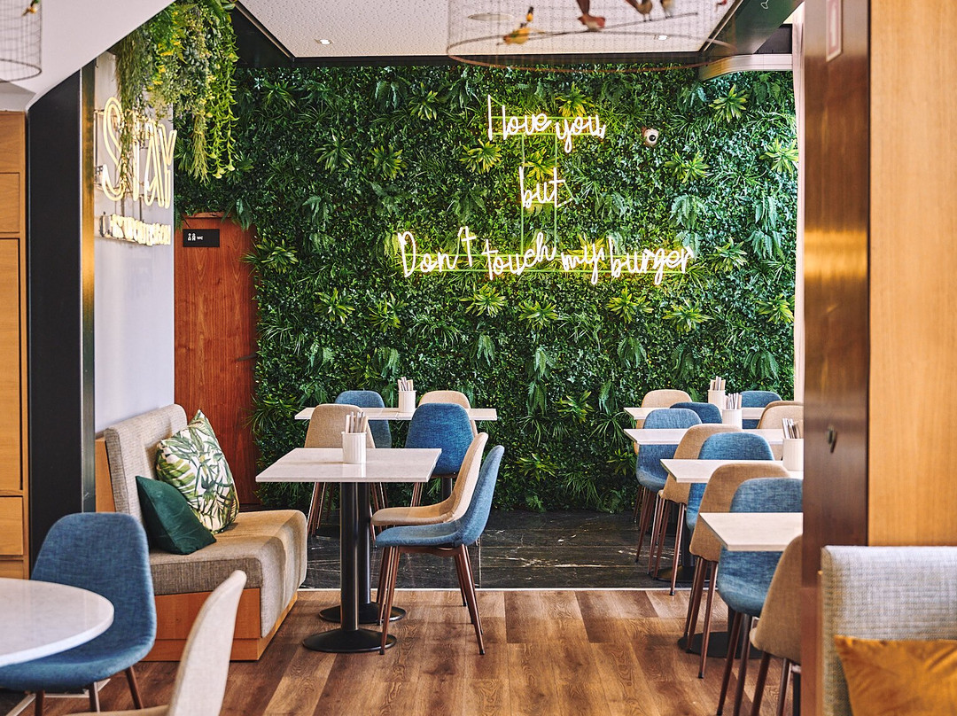 STAY by Upon Lisbon主图