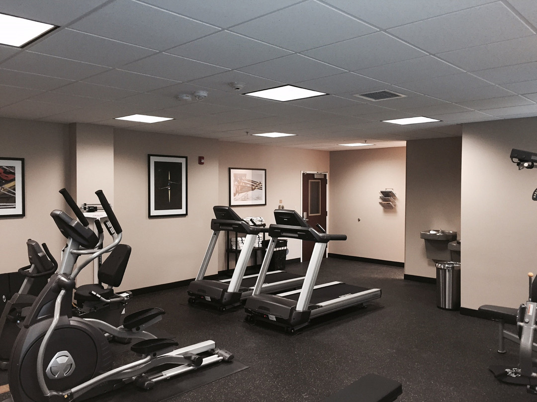 Lake Milton酒店住宿-Candlewood Suites Youngstown West - Austintown by IHG