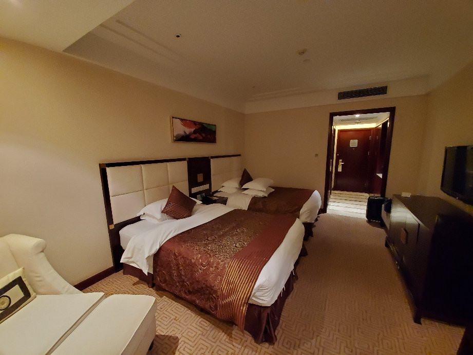 武当山建国饭店主图