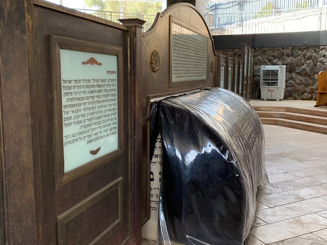 The Tomb Site Of The Rambam-提比利亚必去景点