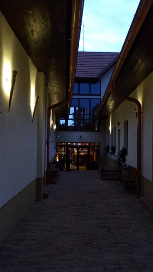 BELASSI Hotel & Restaurant-浴室