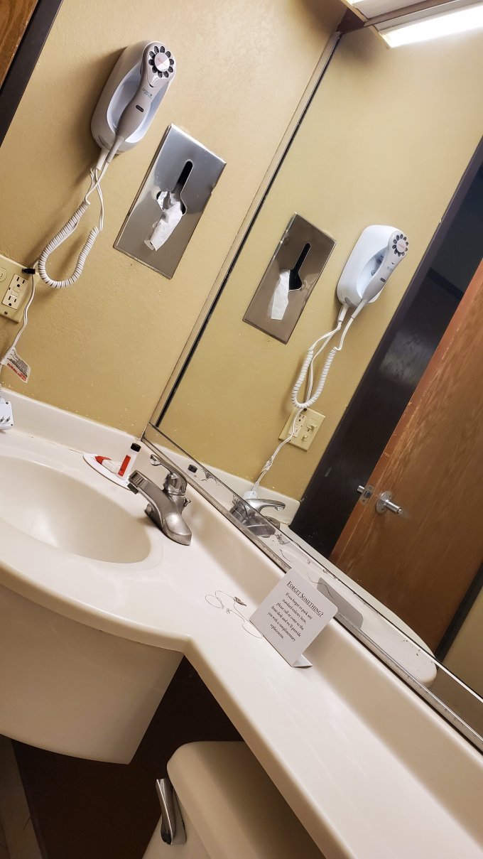 温德姆·贝克利麦客达套房酒店-浴室