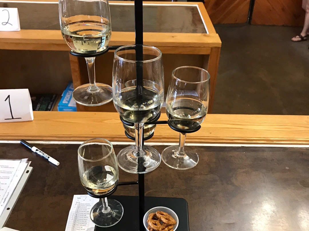Seneca Shore Wine Cellars景点图片