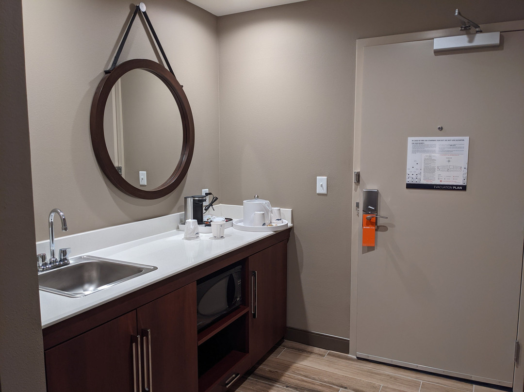 Hampton Inn & Suites Wells主图