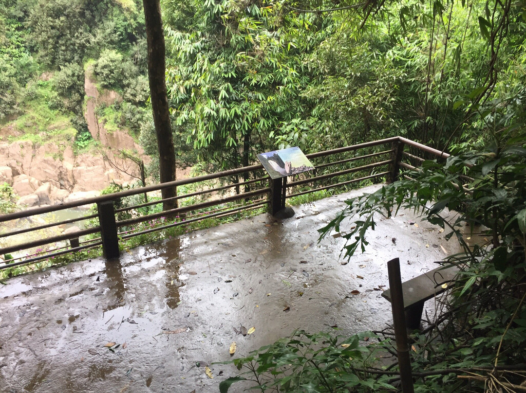 Haew Narok Waterfall景点图片
