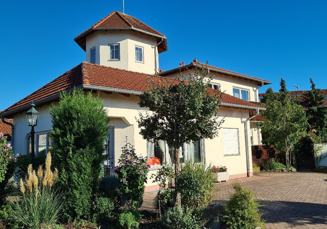 皇家宫廷酒店主图