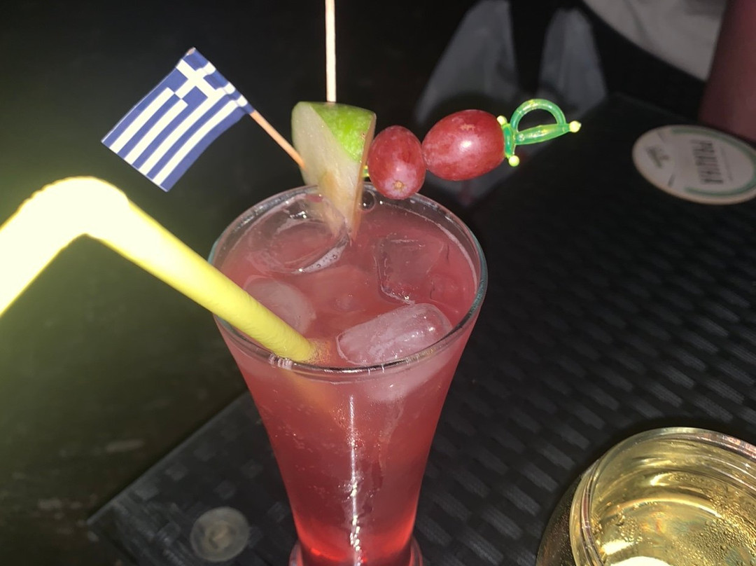 Kazzoos Cocktail Bar-Agios Georgios必去景点