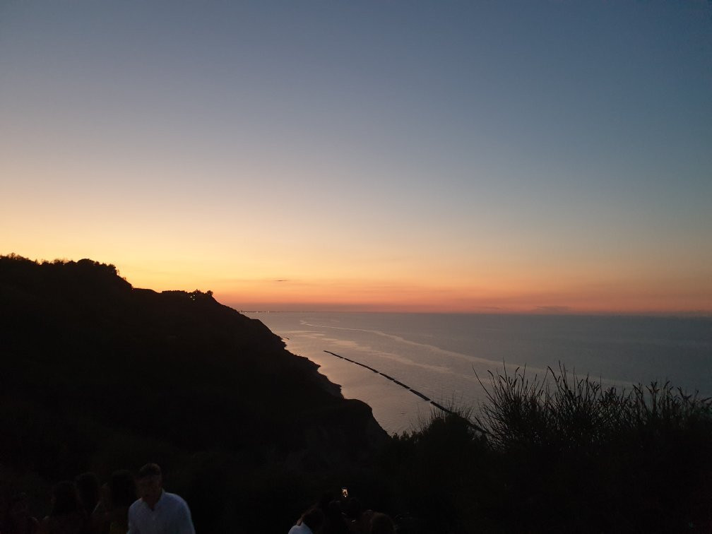 Vineria con Cucina in Fattoria Mancini-佩萨罗必去景点