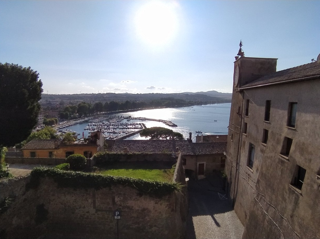 Rocca Farnese-Capodimonte必去景点